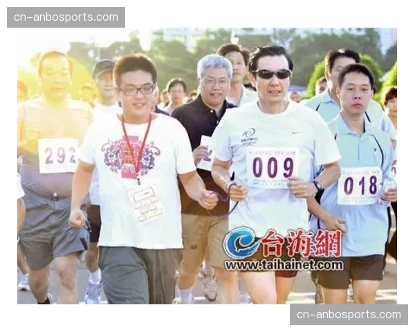 北京国际长跑节70周年暨北京半马10周年约2.2万名选手参赛 北京国际长跑节70周年暨北京半马10周年约2.2万名选手参赛